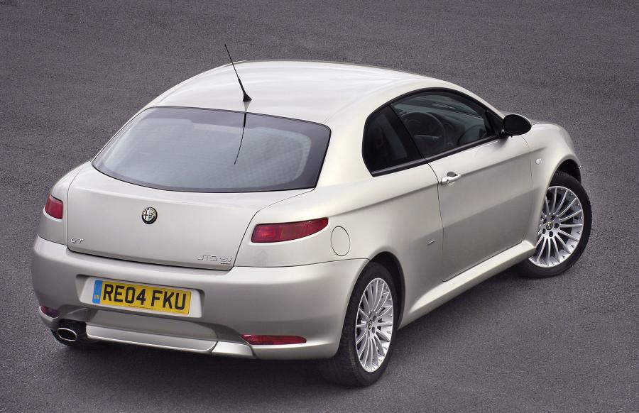  Alfa Romeo GT (937C) 2004 года  (UK) (фото 7 из 14)